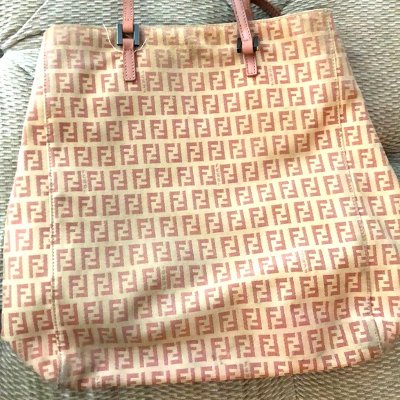 Fendi Handbags - Fendi pink/beige hand tote